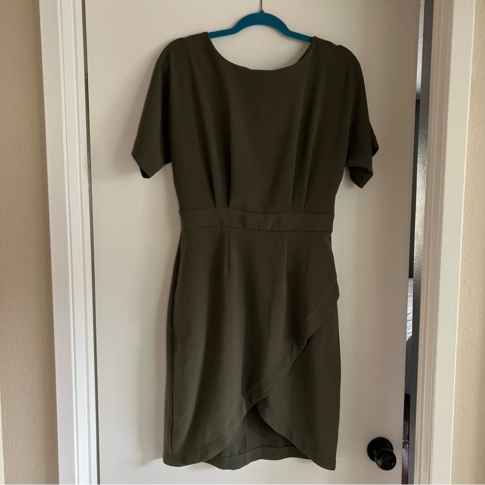 Office 9-5 Dress (Never Been Worn)